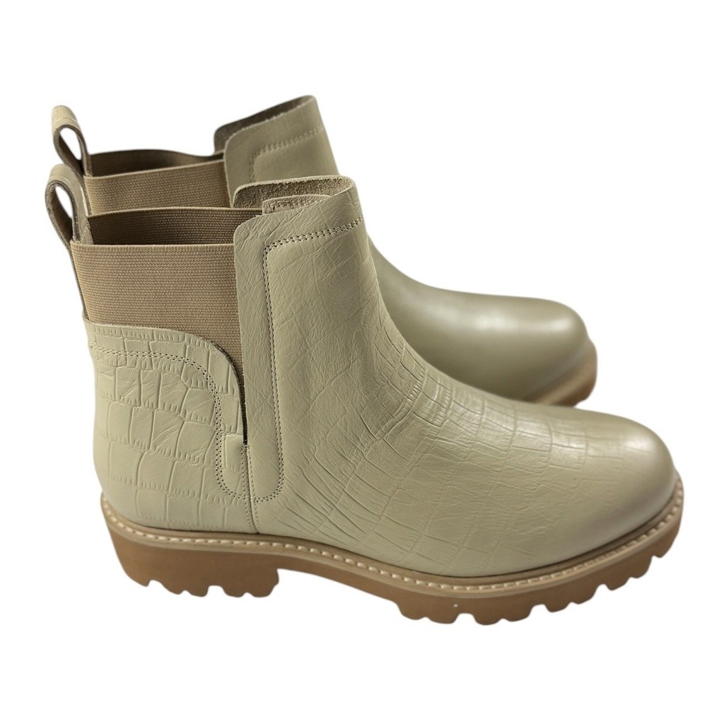 Bristol Beige Crocodile Embossed Lug Sole Chelsea Boots Size 7 NEW